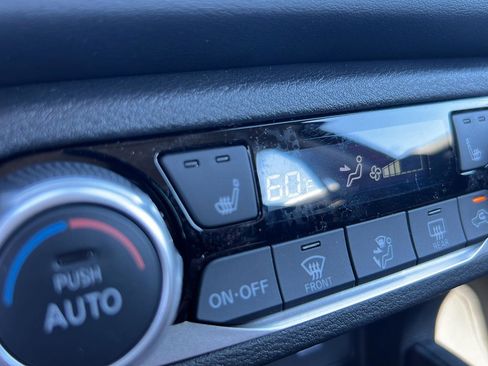 New 2025 Nissan Versa SR w/ Trunk Package image 24