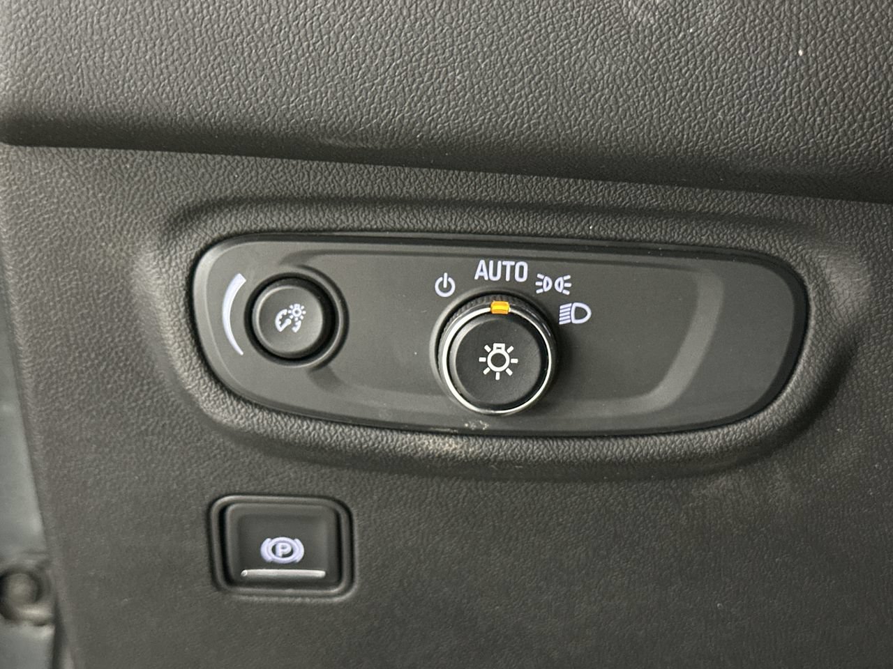 Used 2020 GMC Terrain SLE w/ Driver Convenience Package AWD/4WD image 42
