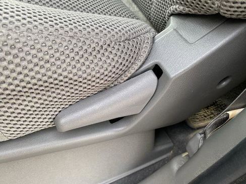 Used 2019 Nissan Frontier SV image 14