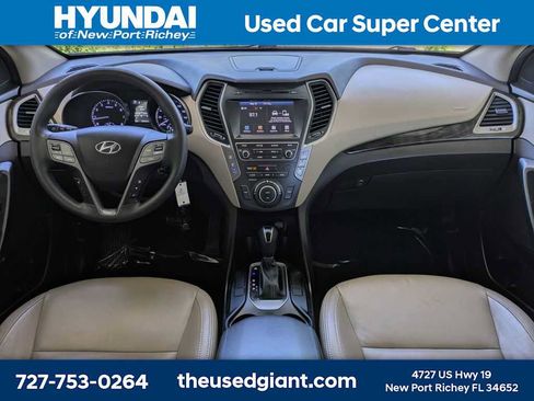 Used 2017 Hyundai Santa Fe SE FWD image 18