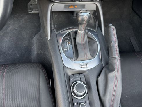 Used 2016 MAZDA MX-5 Miata Club image 16