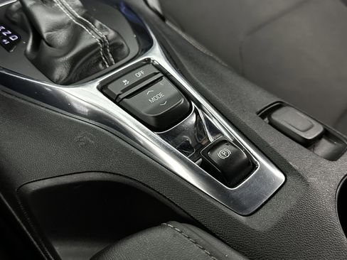 Used 2019 Chevrolet Camaro LT image 18