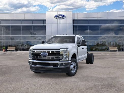 New 2026 Ford F350 XL w/ XL Chrome Package AWD/4WD image 2