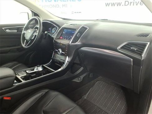 Used 2019 Ford Edge Titanium w/ Cold Weather Package image 19