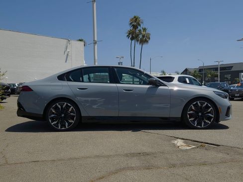 New 2026 BMW i5 AWD/4WD image 3