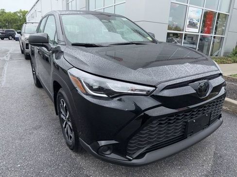Used 2025 Toyota Corolla Cross AWD Hybrid image 2