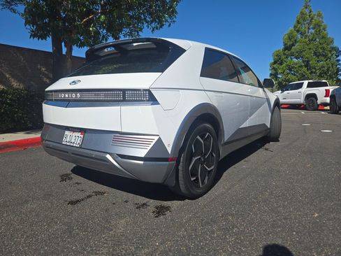 Certified 2024 Hyundai Ioniq 5 Limited RWD image 8