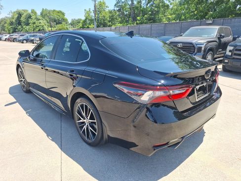 Used 2023 Toyota Camry SE FWD image 4