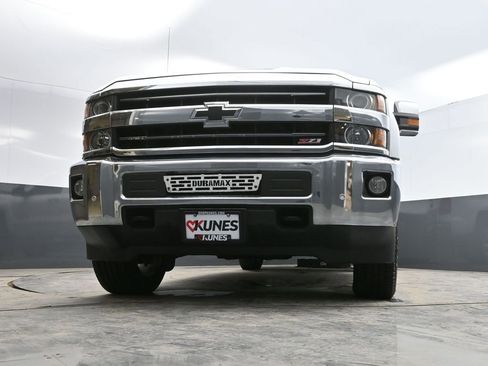 Used 2019 Chevrolet Silverado 2500 LTZ image 30