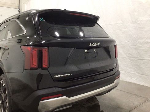Used 2025 Kia Sorento EX AWD/4WD image 23