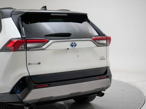 Used 2022 Toyota RAV4 XSE image 8