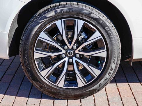 Used 2023 Volvo XC60 B5 Core w/ Climate Package image 10