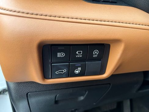 Used 2023 Toyota Highlander Platinum FWD image 20