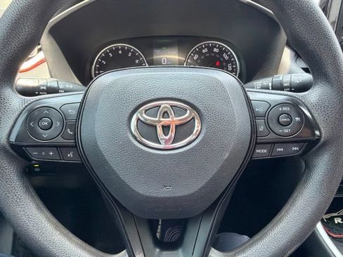 Used 2021 Toyota RAV4 XLE AWD/4WD image 13