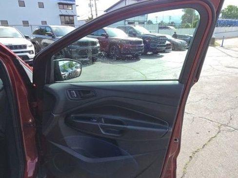 Used 2015 Ford Escape S FWD image 19