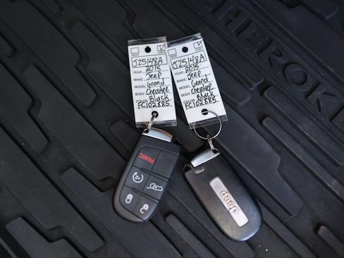 Used 2015 Jeep Grand Cherokee Limited image 38