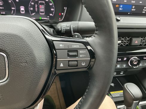 Used 2025 Honda Accord Touring image 18