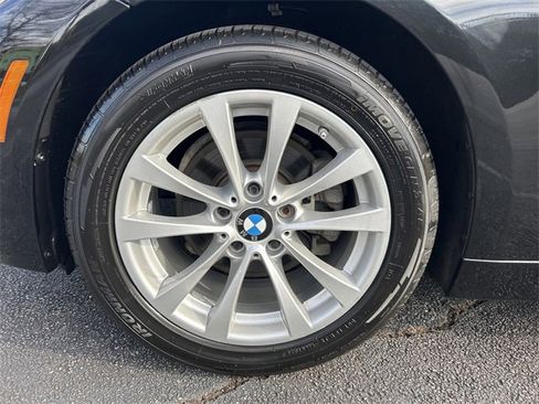 Used 2018 BMW 320i Sedan w/ Convenience Package image 27
