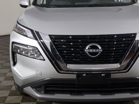 Used 2023 Nissan Rogue SV image 11