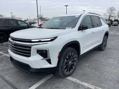New 2026 Chevrolet Traverse LT w/ Sun and Wheel Package image 3
