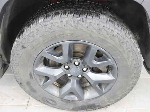 Used 2016 Jeep Cherokee Trailhawk w/ Comfort/Convenience Group image 3