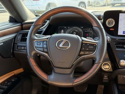 Used 2024 Lexus ES 300h Ultra Luxury image 9