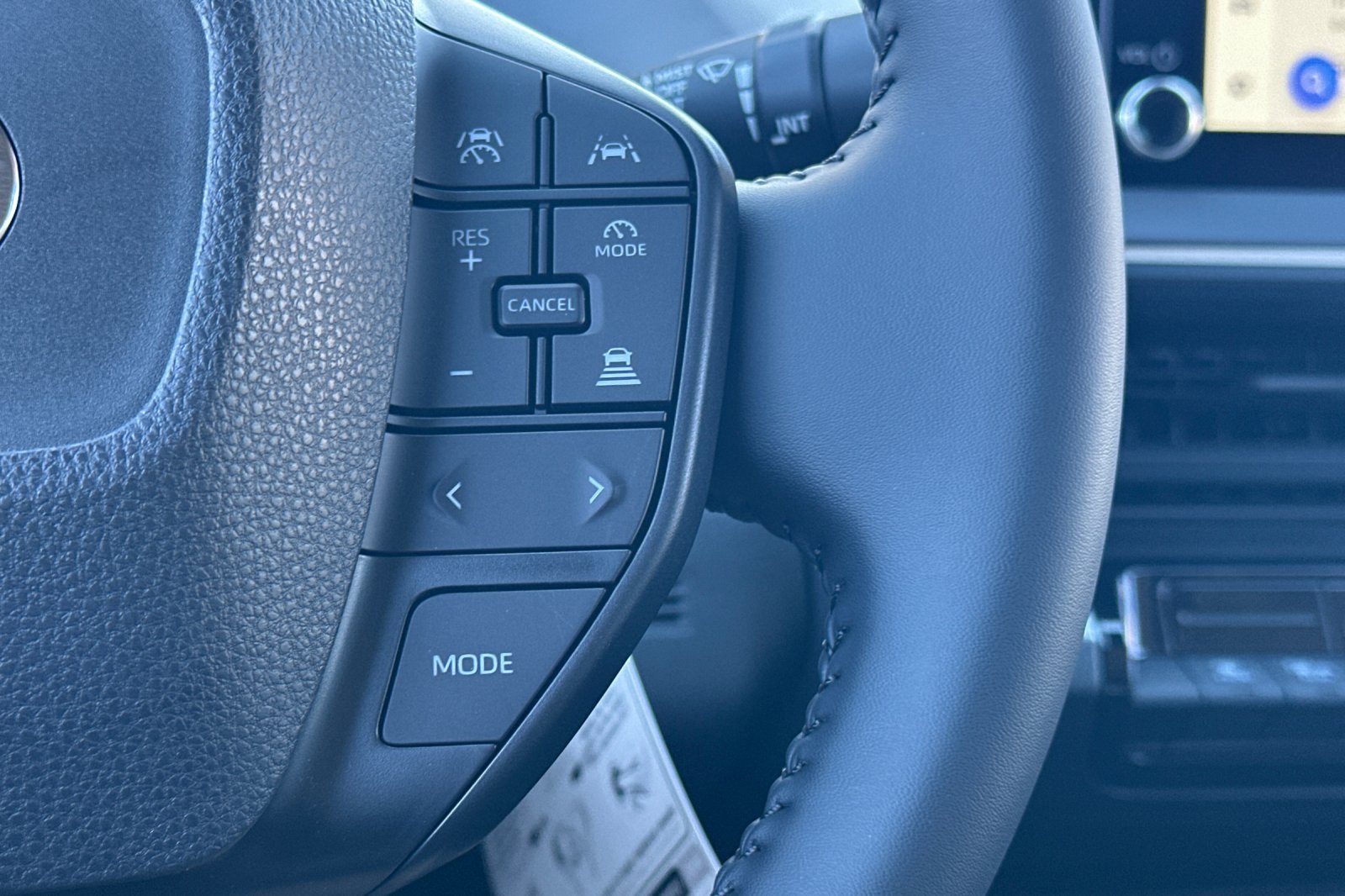 New 2027 Toyota Prius LE FWD image 29