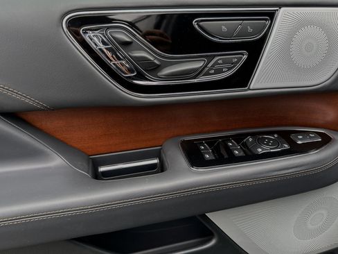 New 2024 Lincoln Navigator Black Label image 7