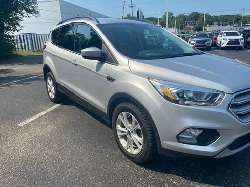 Used 2018 Ford Escape SEL FWD image 3