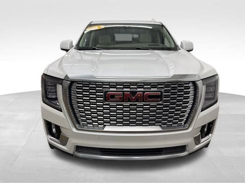 Used 2022 GMC Yukon Denali image 2