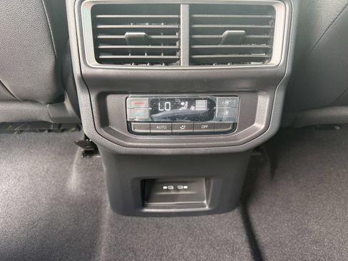 New 2026 Volkswagen Atlas SE FWD image 23