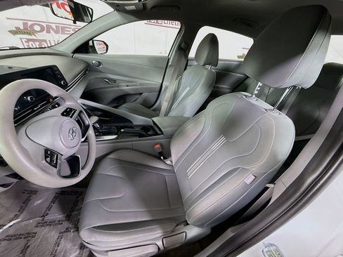 Certified 2021 Hyundai Elantra SEL FWD image 24