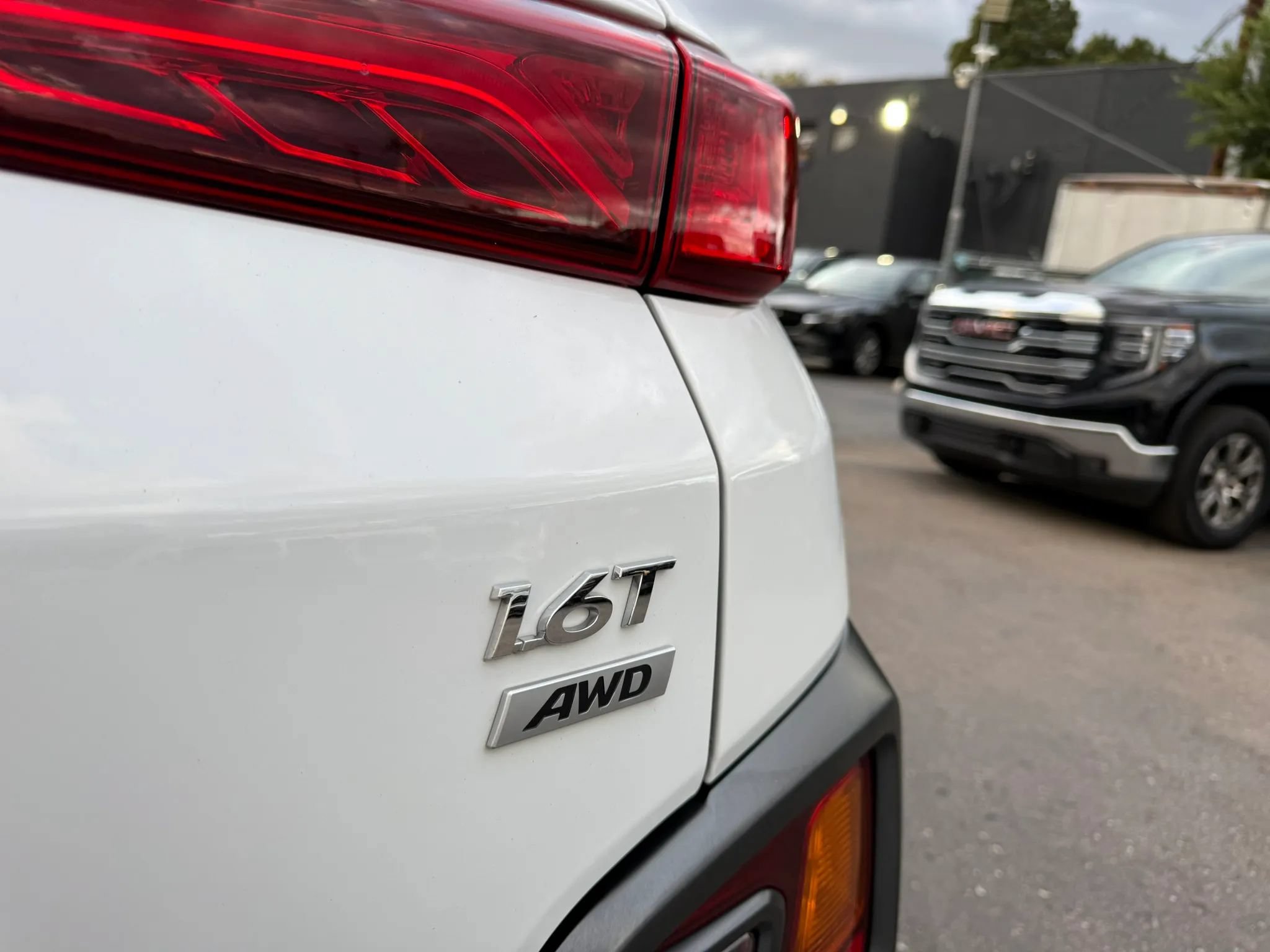 Used 2018 Hyundai Kona Limited AWD/4WD image 32