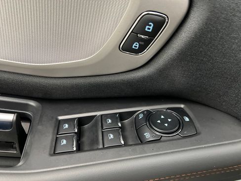 Used 2025 Ford Expedition Active RWD image 15