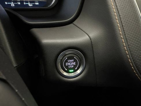 Used 2024 GMC Yukon AT4 w/ Technology Package AWD/4WD image 44