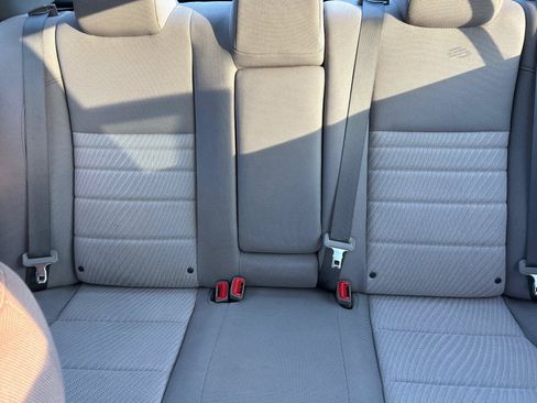 Used 2017 Toyota Camry LE FWD image 28