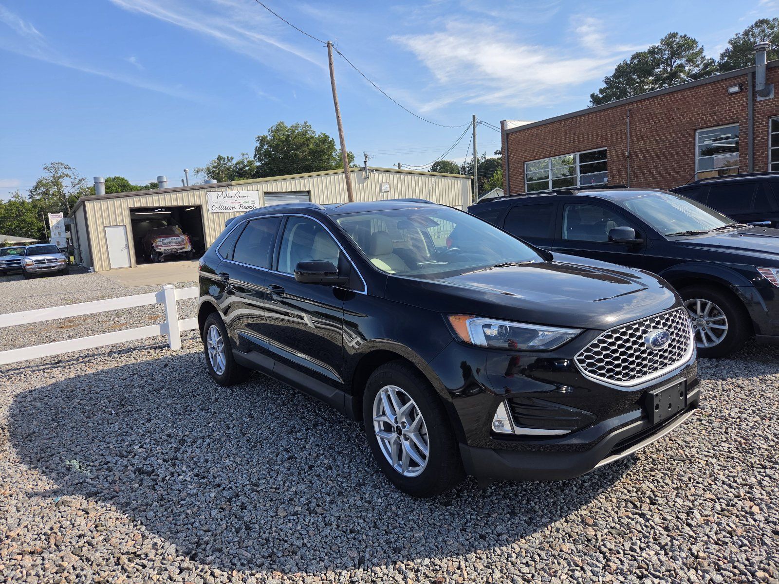Used 2023 Ford Edge SEL w/ Convenience Package AWD/4WD image 3