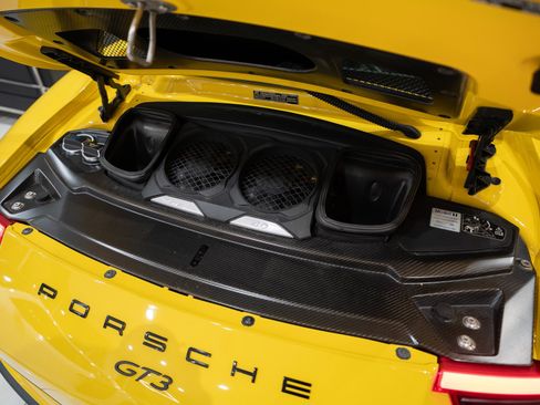 Used 2018 Porsche 911 GT3 RWD image 47