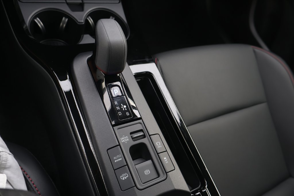 Used 2026 Toyota Prius Plug-In Hybrid FWD image 25