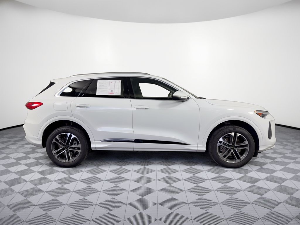 Used 2025 Audi Q5 Premium Plus w/ Premium Plus AWD/4WD image 8