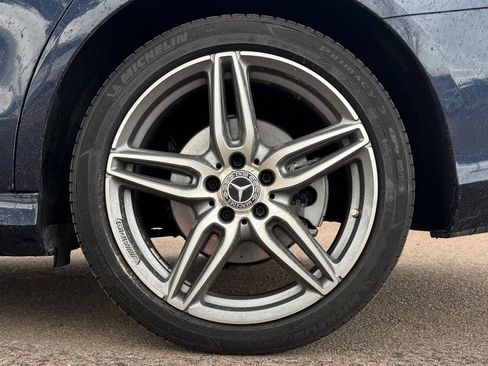 Used 2019 Mercedes-Benz E 300 4MATIC image 12