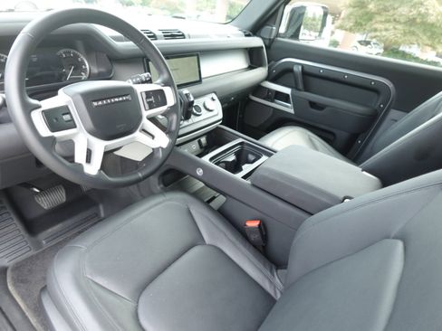 Used 2023 Land Rover Defender 90 S image 7