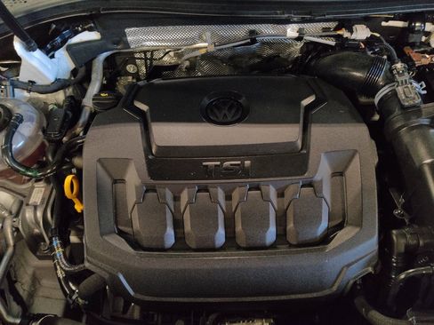 Used 2021 Volkswagen Tiguan SEL FWD image 30