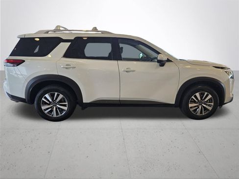 Used 2023 Nissan Pathfinder SL AWD/4WD image 6