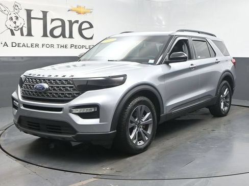Used 2022 Ford Explorer XLT w/ Equipment Group 202A AWD/4WD image 37