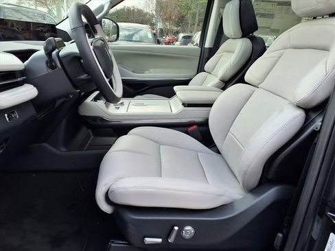 New 2026 Lincoln Navigator L Reserve AWD/4WD image 7