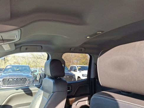 Used 2018 Chevrolet Silverado 1500 LTZ image 24