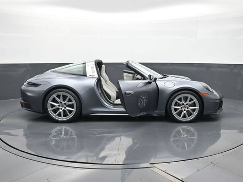 Certified 2026 Porsche 911 Targa 4 GTS AWD/4WD image 30