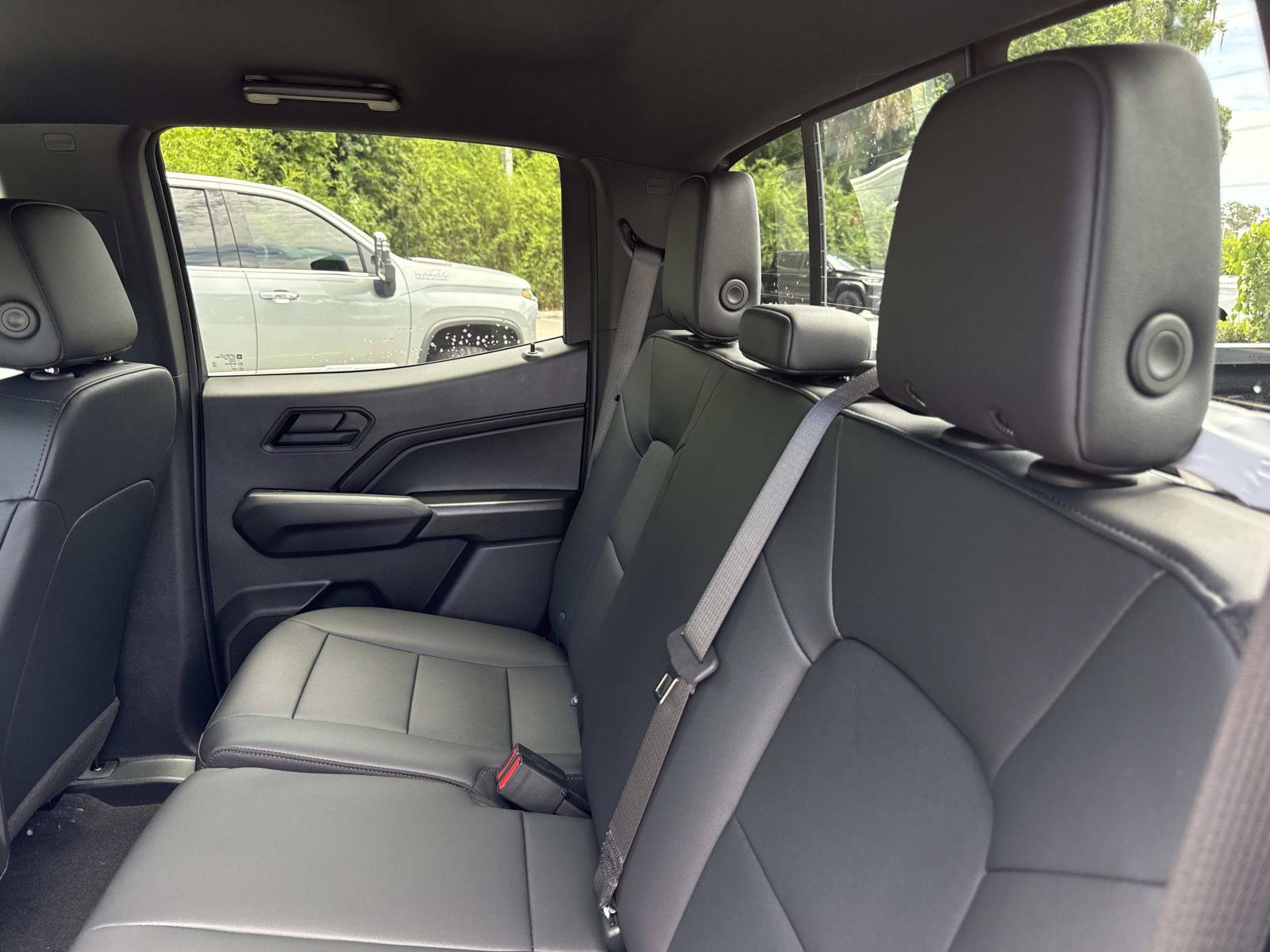New 2026 Chevrolet Colorado Trail Boss w/ Midnight Edition AWD/4WD image 11