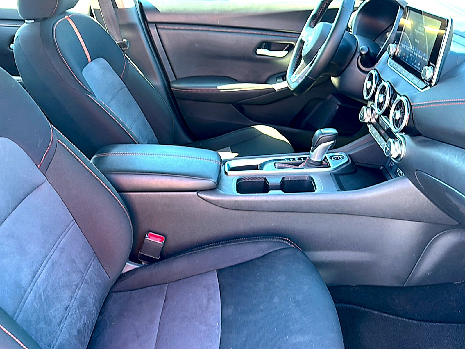 Used 2025 Nissan Sentra SR FWD image 24